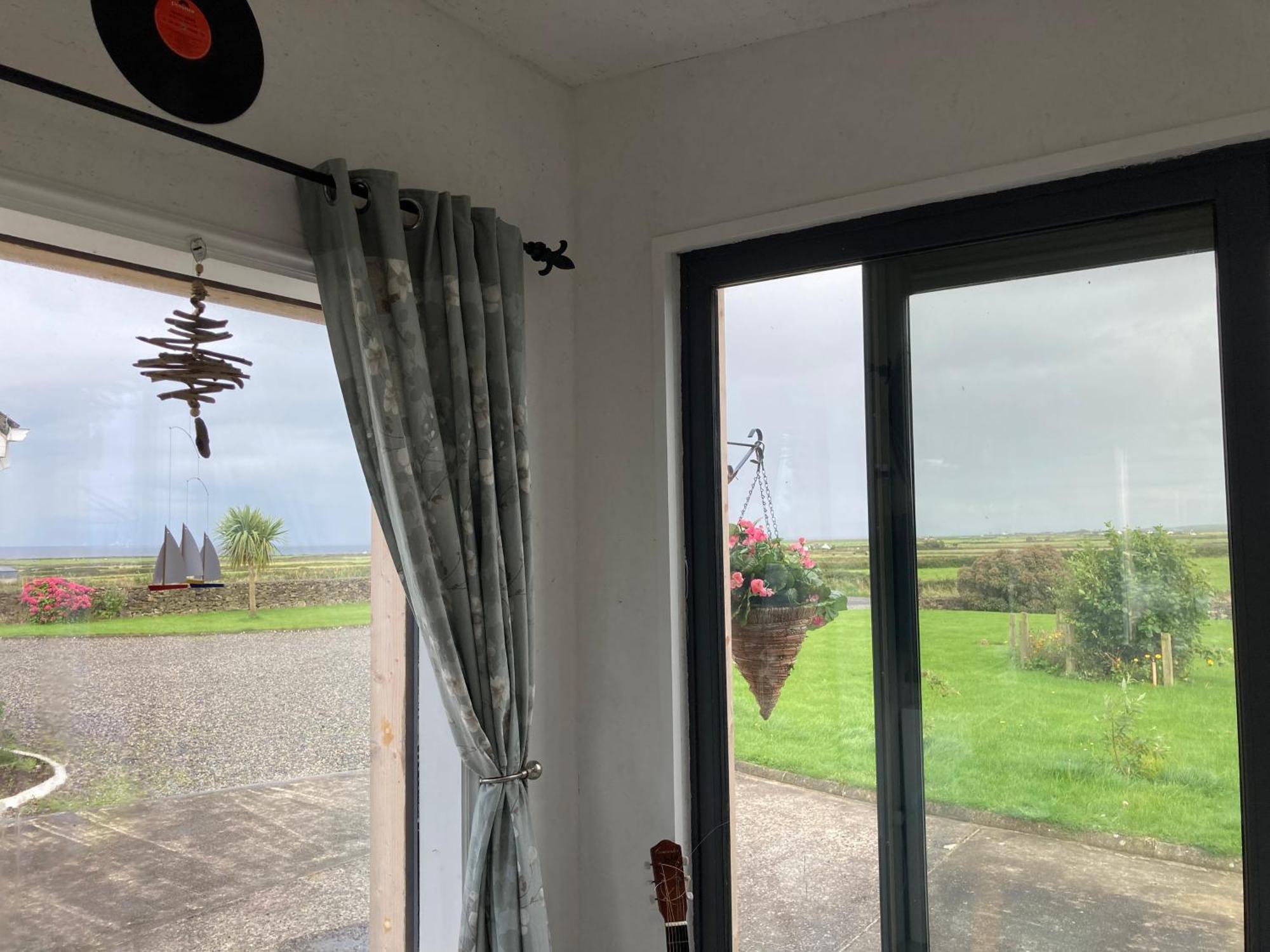 スライゴWild Atlantic Cabinアパートメント エクステリア 写真
