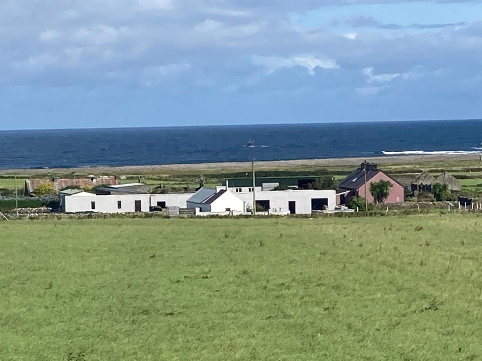 スライゴWild Atlantic Cabinアパートメント エクステリア 写真